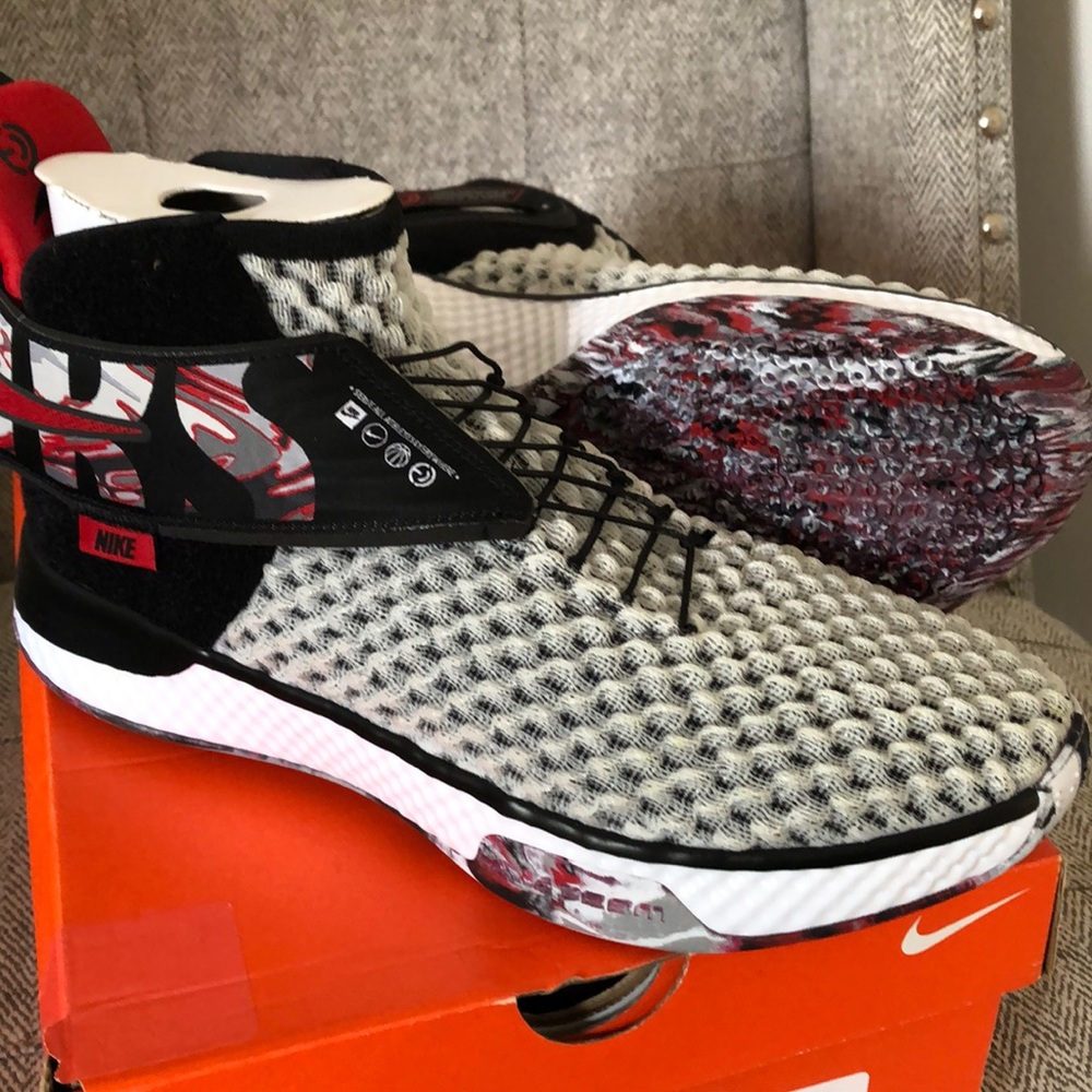 Nike Air Zoom Universe